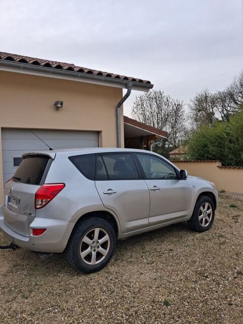 Toyota Divers 3 sieges arri&egrave;res rabattable pour avoir un grand coffre 2009 occasion Amb&eacute;rieux-en-Dombes 01330