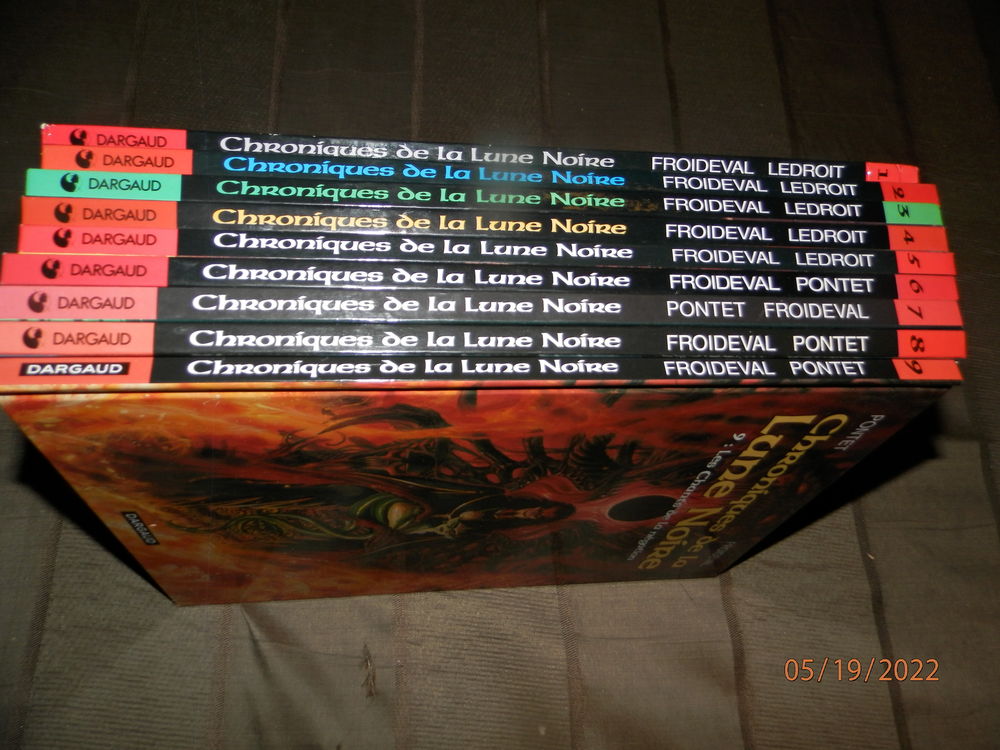 lot de 9 bd les chroniques de la lune noire Livres et BD