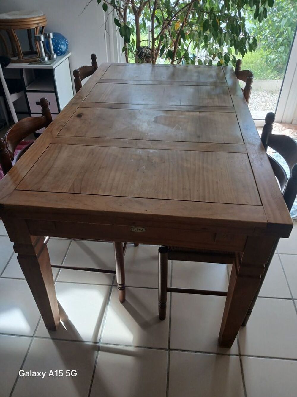 Table +chaises Meubles