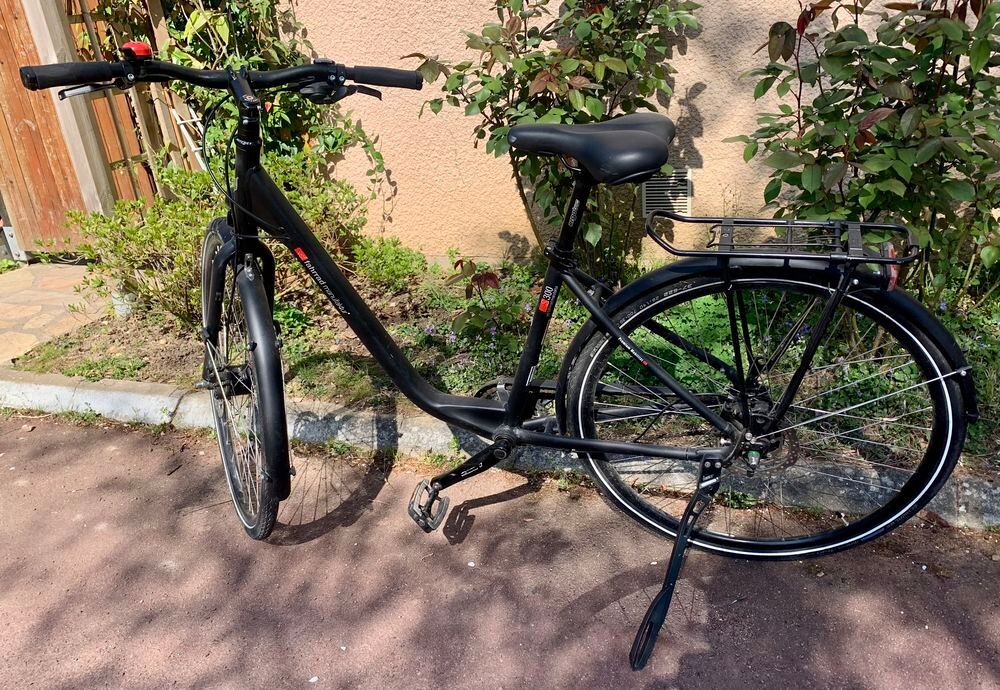 V&eacute;lo Kalkhoff pour dame, tr&egrave;s bonne qualit&eacute;, excellent &eacute;tat Vélos