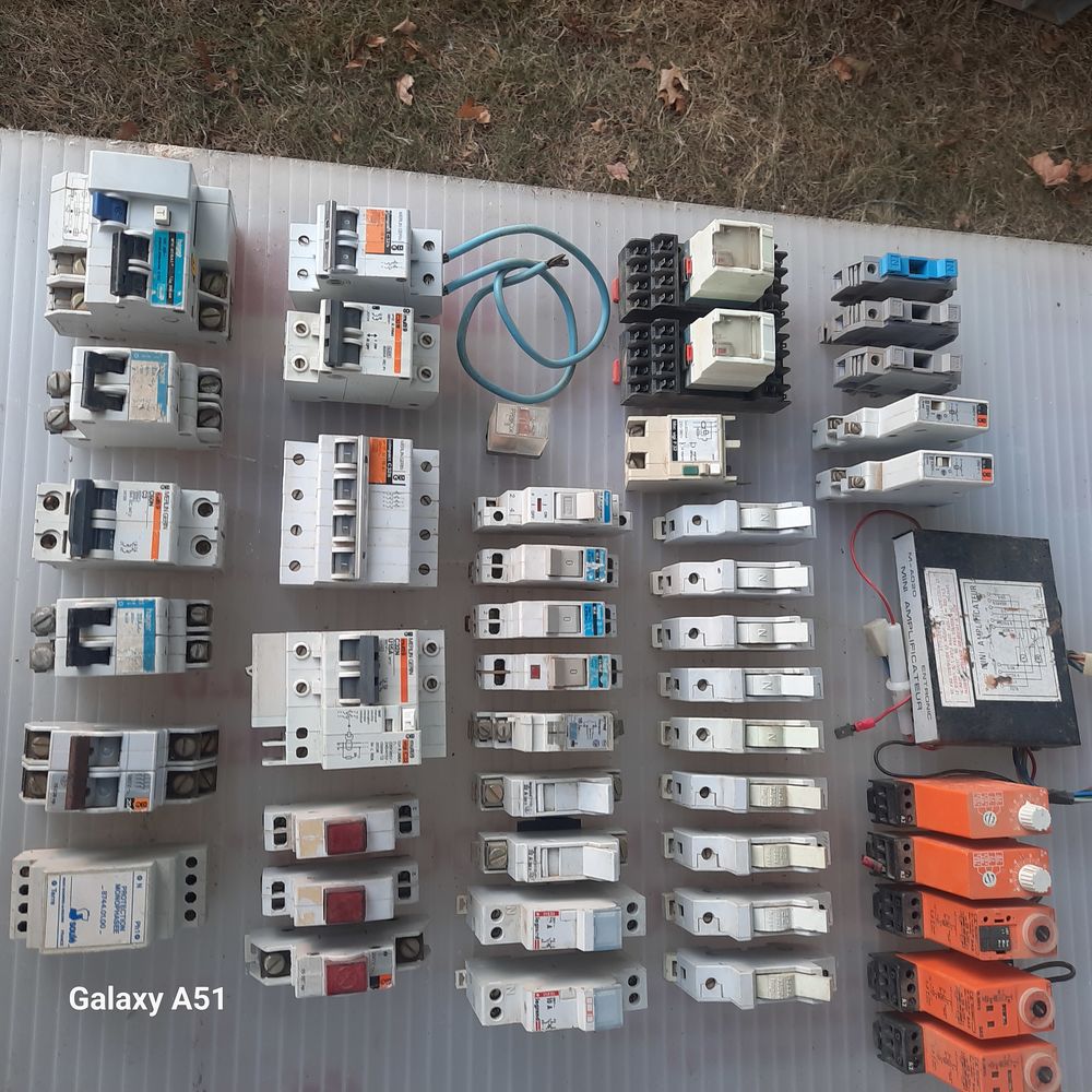 Mat&eacute;riel &eacute;lectrique divers Bricolage