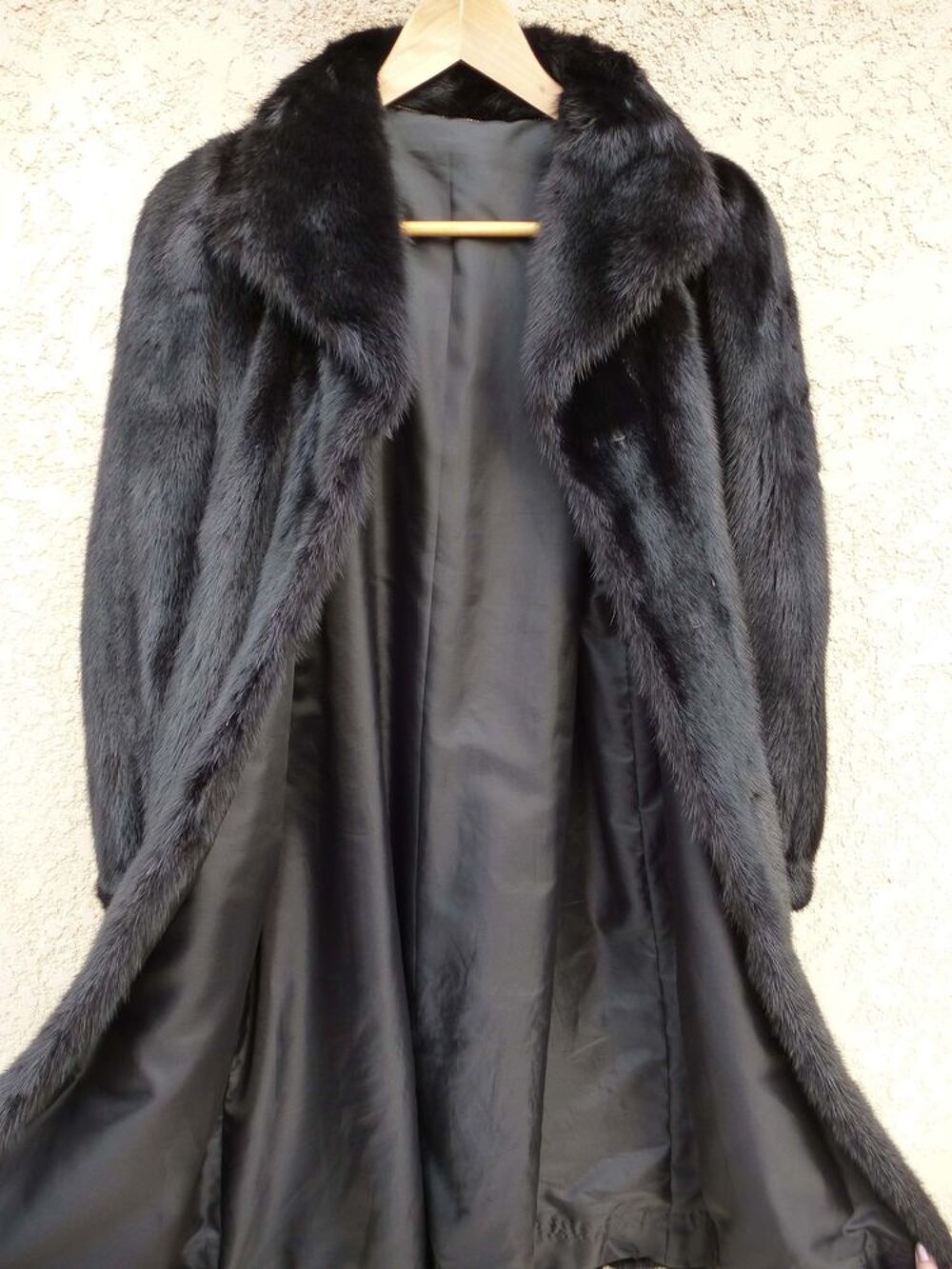 Superbe manteau de vison noir jamais port&eacute; Vêtements