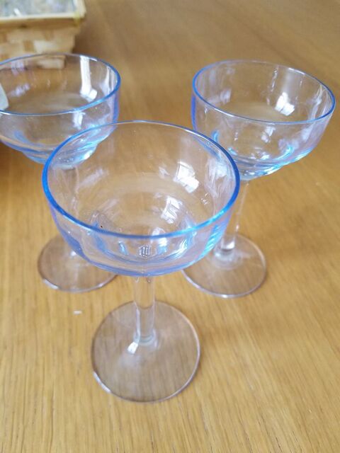 Verre  pieds vintage  15 Beauvais (60)