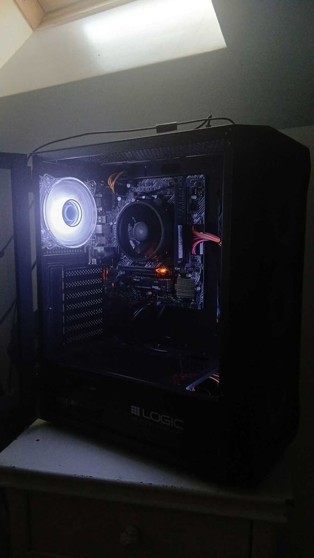 Tour gamer Asus Electroménager