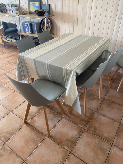 Lot 6 chaises-Scandinaves gris clair-Etat neuf-l'Alpe d'Huez Aix-en-Provence (13)