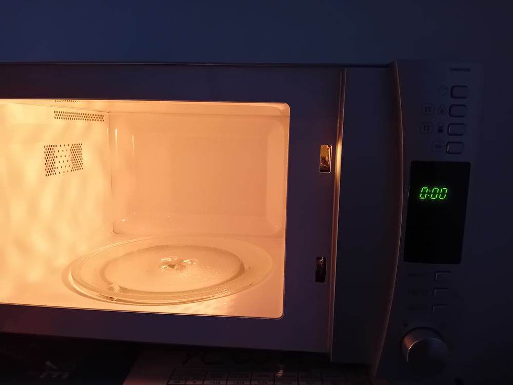 Four micro ondes Electroménager