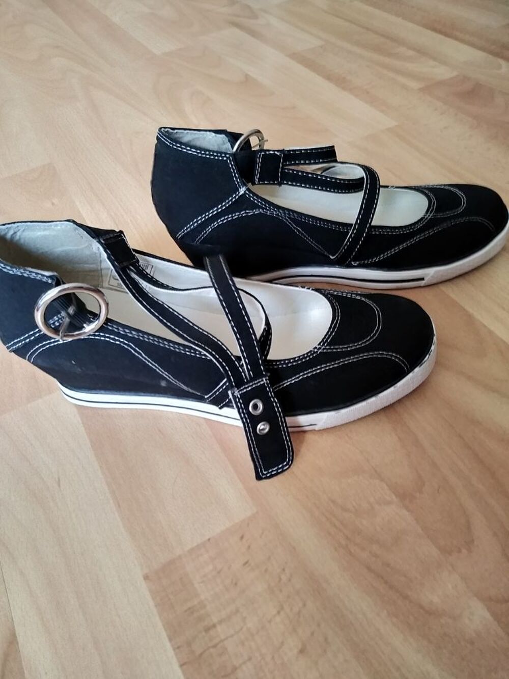 Chaussures compens&eacute;es Chaussures