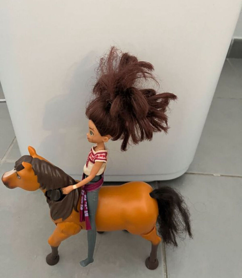 Cheval Spirit et sa cavali&egrave;re Lucky Jeux / jouets