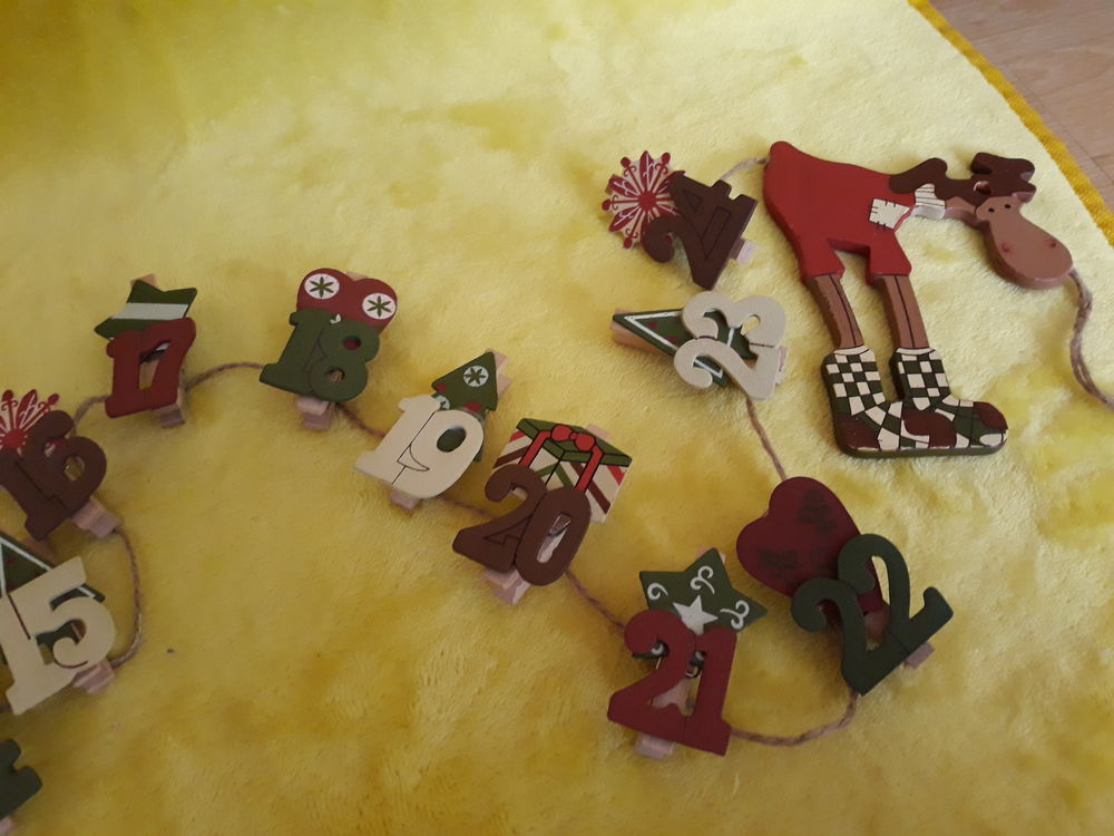 D&eacute;coration de No&euml;l - Calendrier de l'Avent en bois Décoration