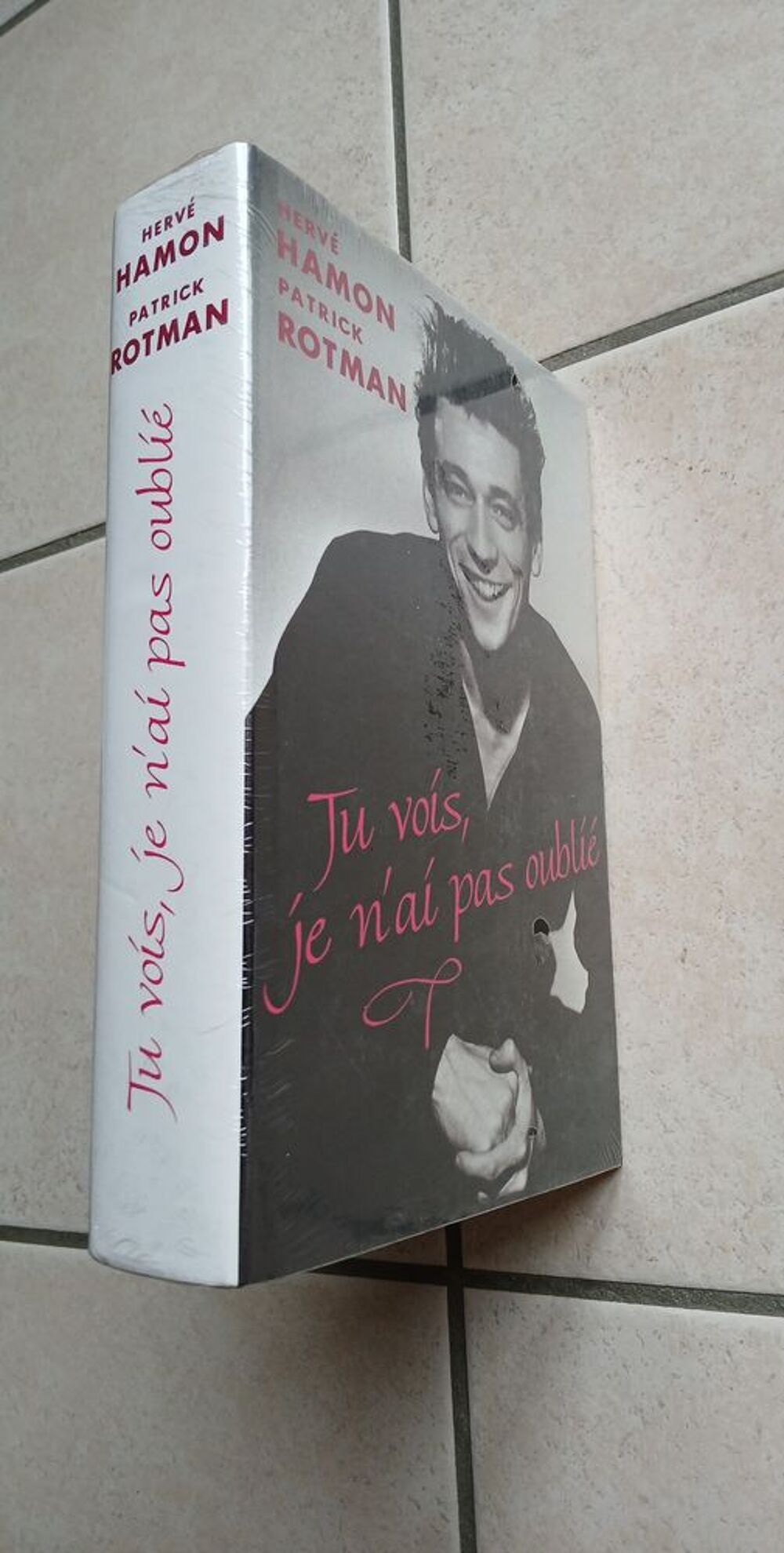 LIVRE YVES MONTAND TU VOIS JE N'AI PAS OUBLIE Livres et BD