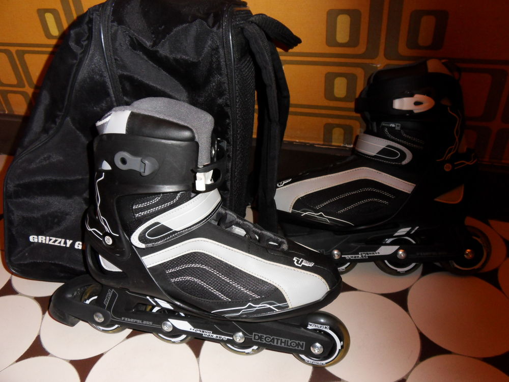 Paire de ROLLERS ayant peu servi (de DECATHLON)
taille 44 Sports