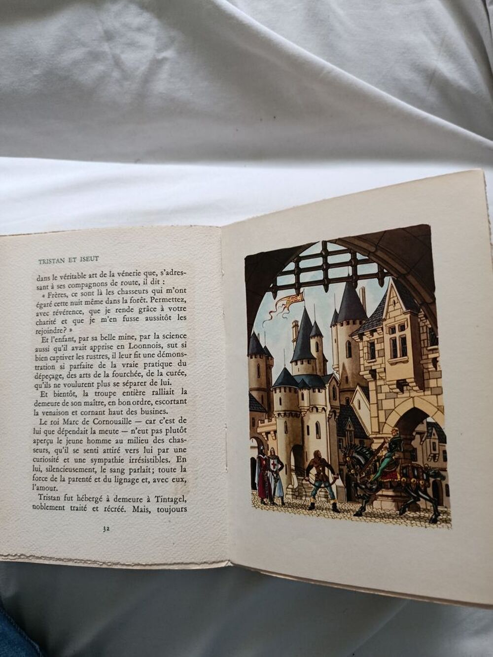 Tristan et Iseut Edition du Panth&eacute;on 1952 sur fil Johannot Livres et BD