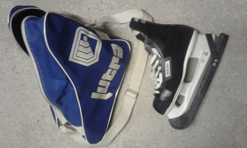 PAIRE DE PATINS A GLACE HOMME TAILLE 42/8 AVEC SAC Sports