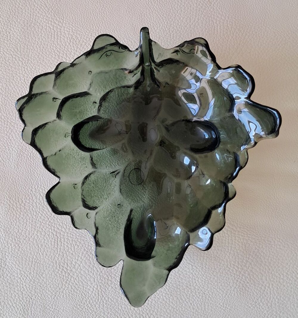 coupe coupelle vide poche en verre press&eacute; couleur vert gris Décoration
