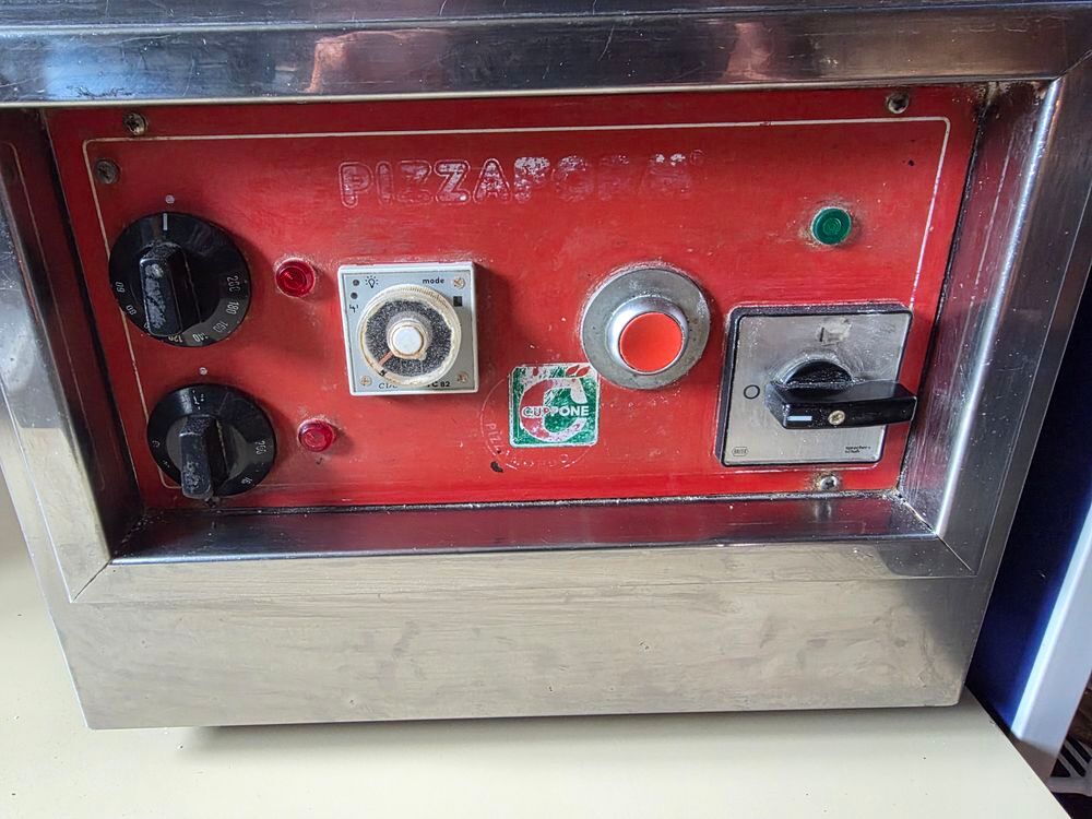 Formeuse a p&acirc;te a pizza Chauffante Cuppone Professionnel Electroménager