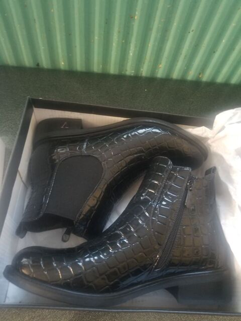 Bottines femme noire vernies suredelle V 55 Auby (59)