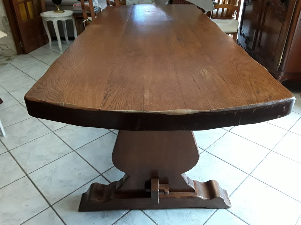 Tr&egrave;s belle table style Monast&egrave;re ch&ecirc;ne massif Meubles