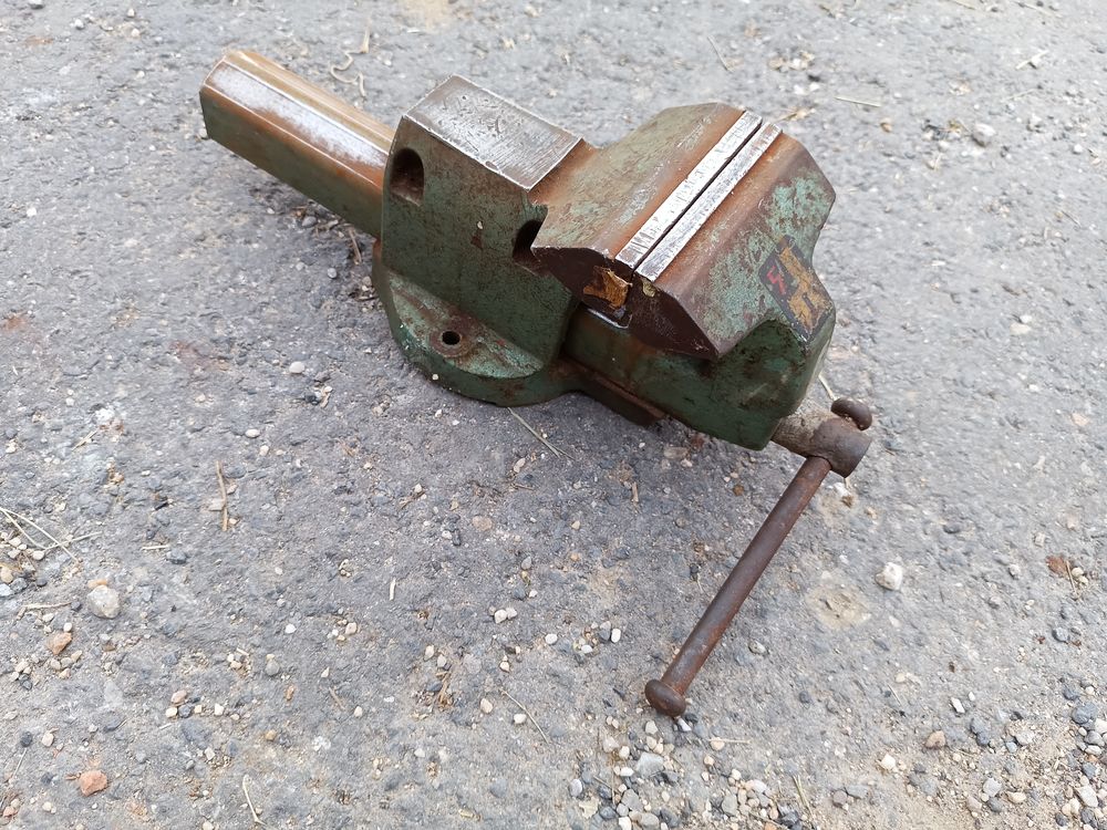 Etau dolex mors 105 ouv 130 mm Bricolage