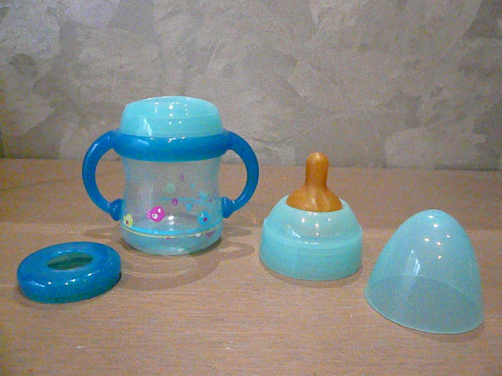 Vaisselle pour b&eacute;b&eacute; ? Lot 1 Pu�riculture