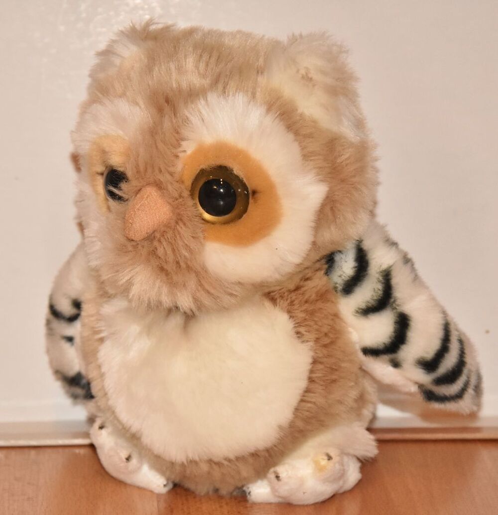 PUY DU FOU. Peluche chouette hibou. 23 cm. Tr&egrave;s douce. Tbe Jeux / jouets