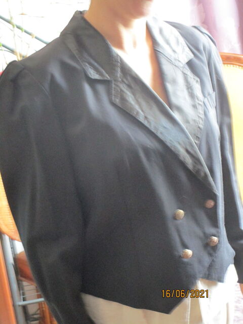 veste de soire vintage 15 Chanteloup-en-Brie (77)