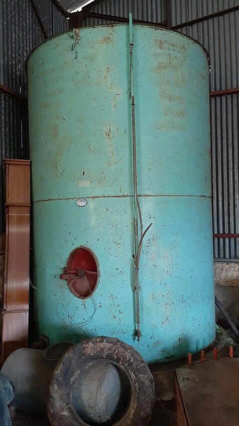 Cuve acier intérieur émaillé 100 HL (10 m³). Idéal réserve d'eau. 150 Saint-Yzan-de-Soudiac (33)