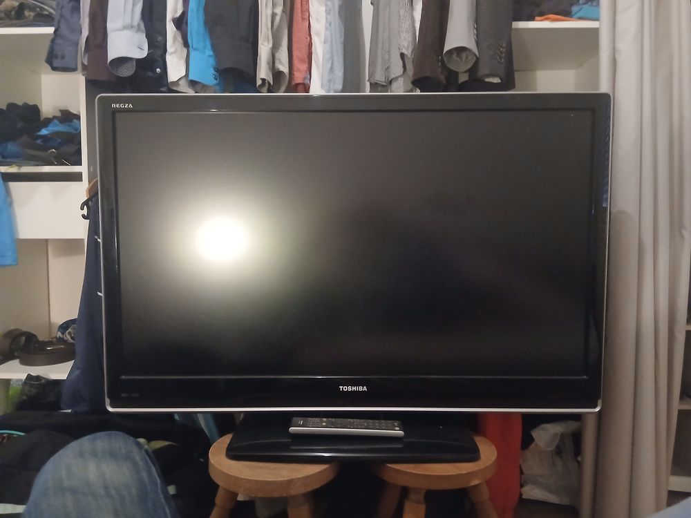 TV TOSHIBA 107 CM LED Photos/Video/TV