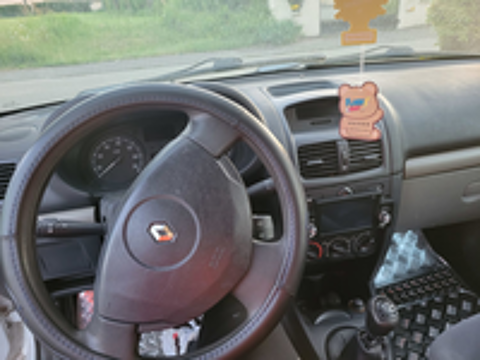 Clio II CLIO SOCIETE 1.5 dCi 65 GENERIQUE 2004 occasion 38110 Saint-Victor-de-Cessieu