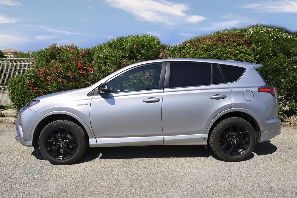RAV 4 RAV4 Hybride 197ch AWD Collection 2018 occasion 26450 Cl&eacute;on-d'Andran