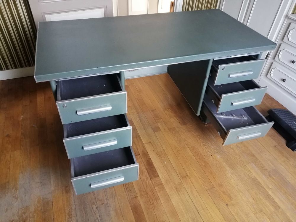Bureau 6 tiroir m&eacute;tallique Meubles