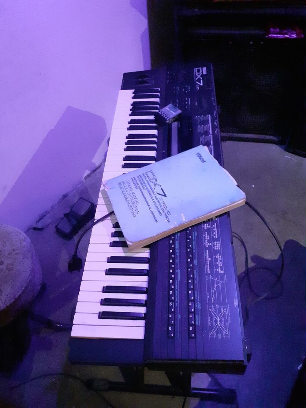 DX7 bon &eacute;tat (DX II D) Instruments de musique