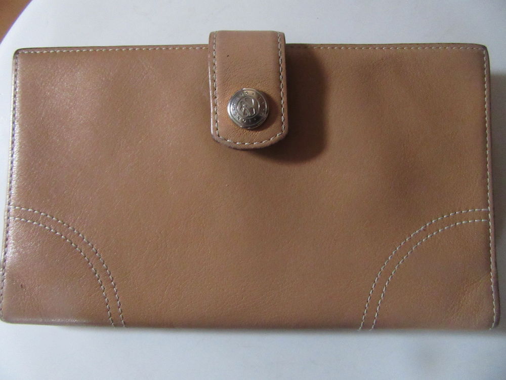 PORTEFEUILLE LONGHAMP ORIGINAL
Maroquinerie