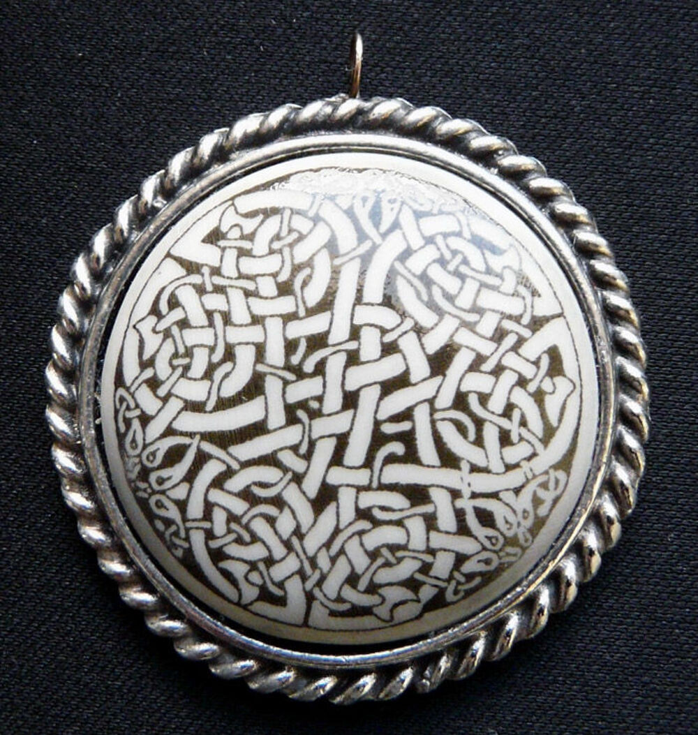 Pendentif de Style Celtique Nordique en Pierre et M&eacute;tal Bijoux et montres