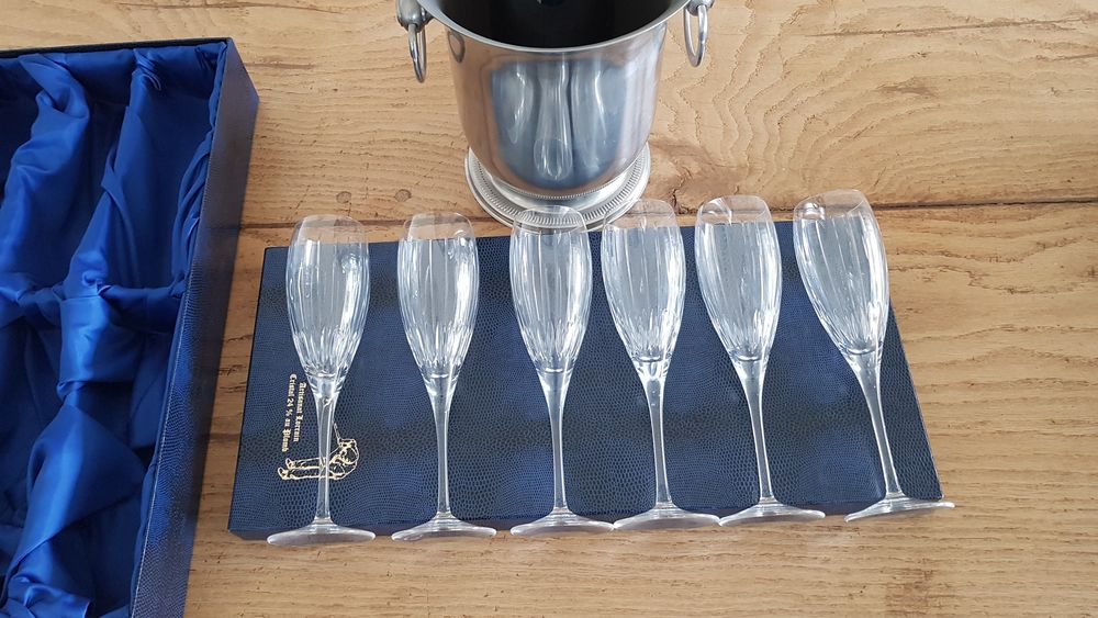 service de 6 flutes a champagne Décoration