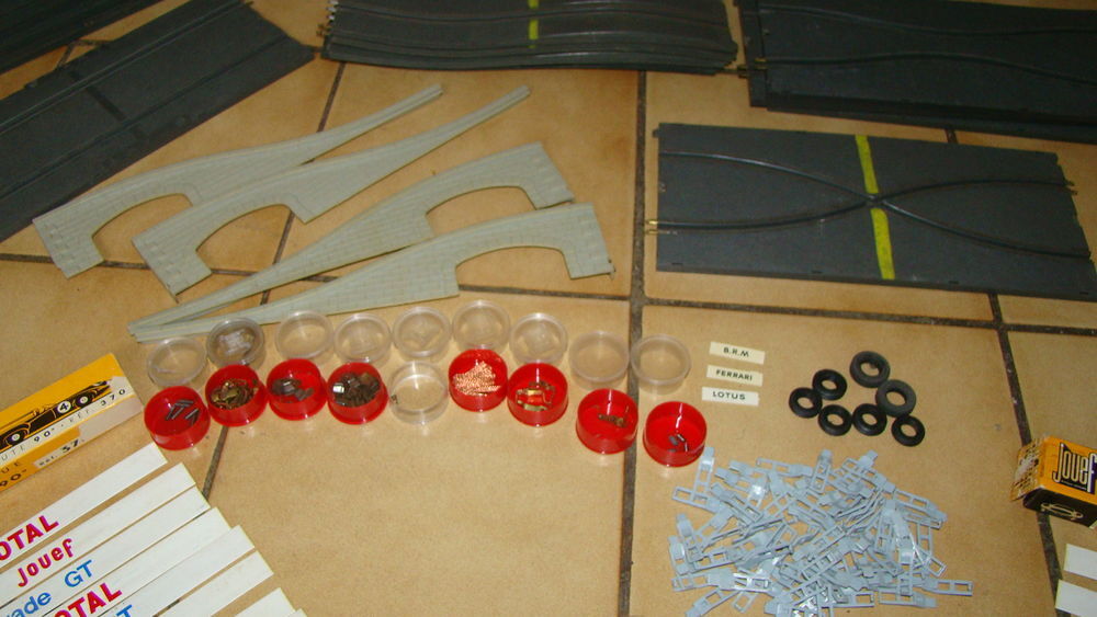 Circuit Record 64 Baby Jouef + accessoires - ann&eacute;es 1960
Jeux / jouets