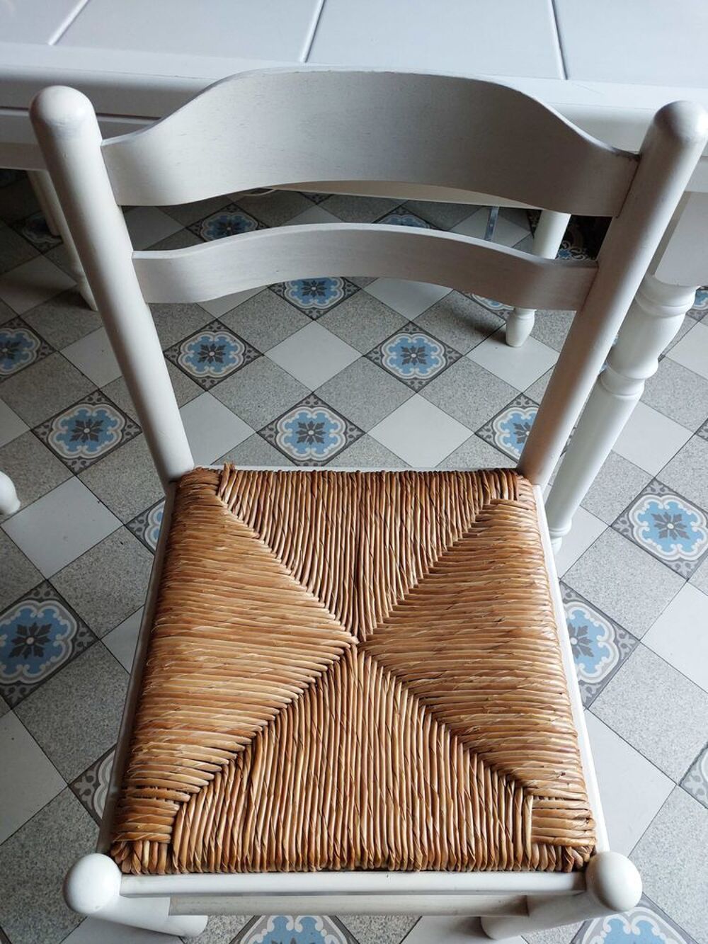 Table de cuisine et ses 2 chaises Meubles