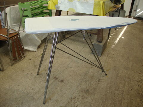 TABLE A REPASSER VINTAGE 30 Ouzouer-sur-Trze (45)