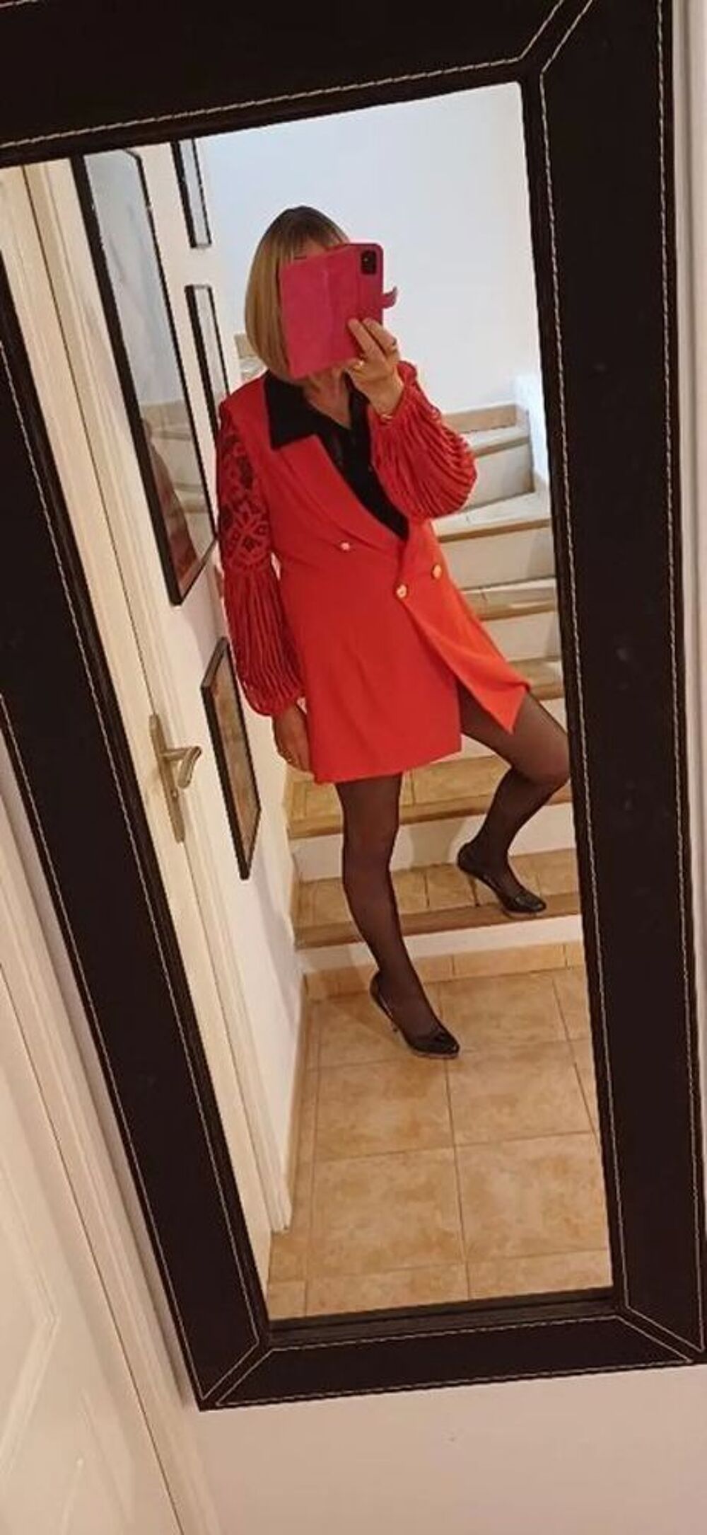 robe crois&eacute;e rouge dentelle neuve 
Vêtements
