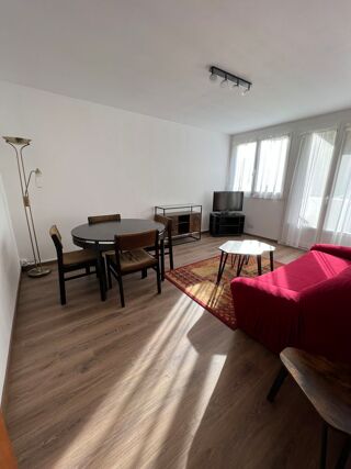  Appartement à louer 4 pièces 72 m²