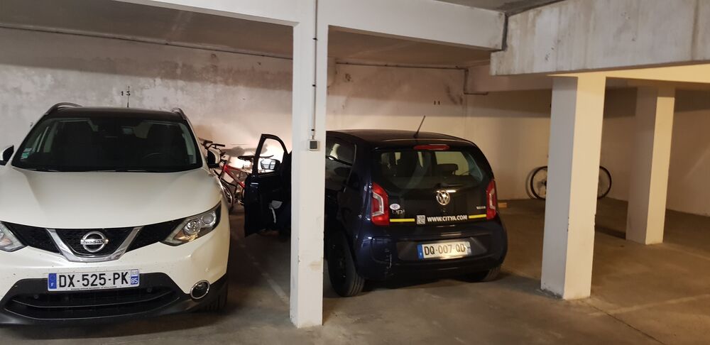 Location Parking/Garage GARAGE PARKING SECURISE PLACE DES MARRONNIERS BOURGES 18000 Bourges