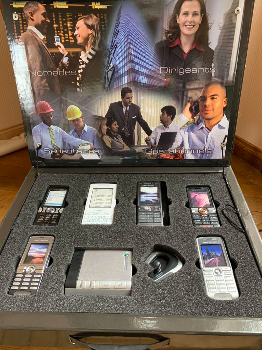 COFFRET COLLECTOR Tlphones et tablettes