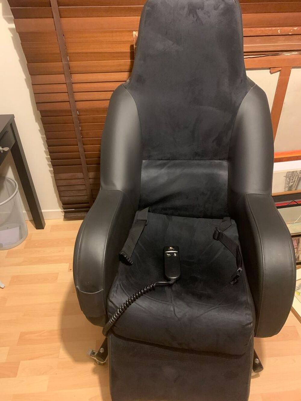 Fauteuil &eacute;lectrique m&eacute;dicalis&eacute; 
Entr&eacute;s bon &eacute;tat Meubles