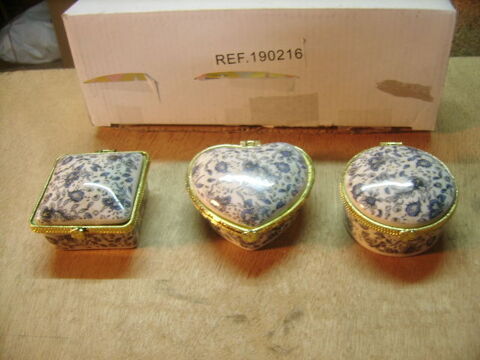3 Coffrets en nacre et porcelaine / 3 modles
15 Clermont-Ferrand (63)