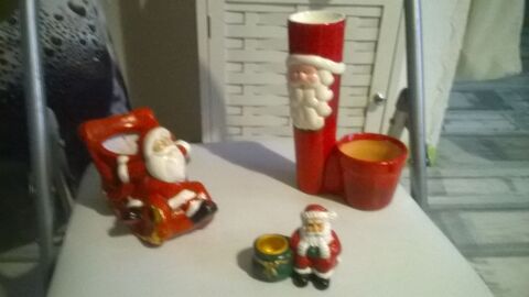 3 jolies décorations de Noel en céramique
Pere Noel en traî 5 Talange (57)