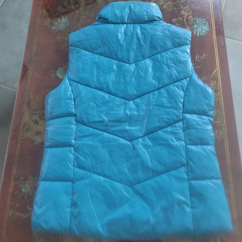 DOUDOUNES / VESTES Vêtements