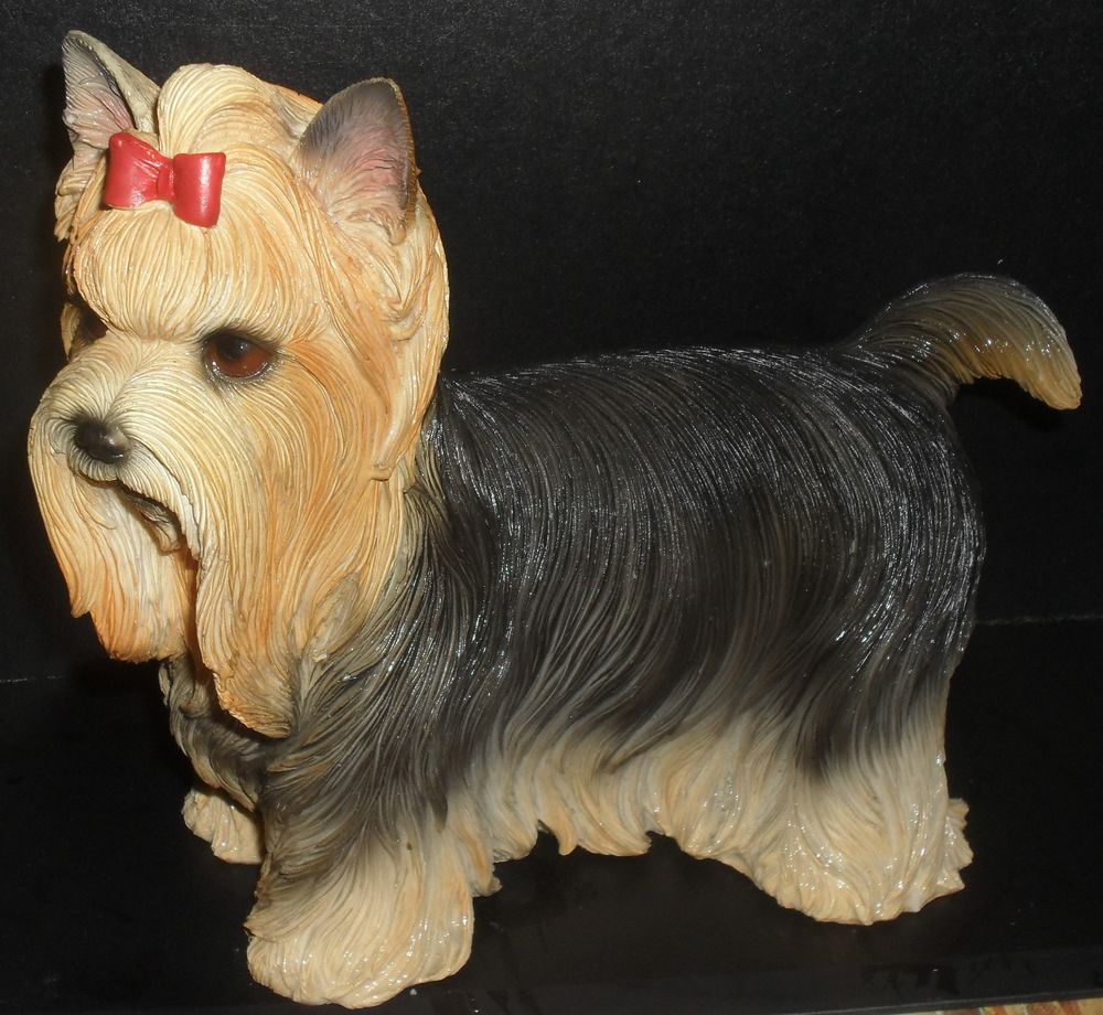 1 statues chien yorkshire terrier. Décoration