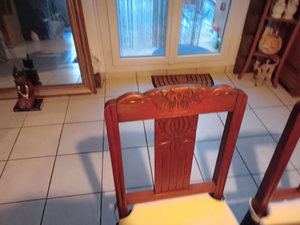 table &agrave; manger &amp; 6 chaises Meubles