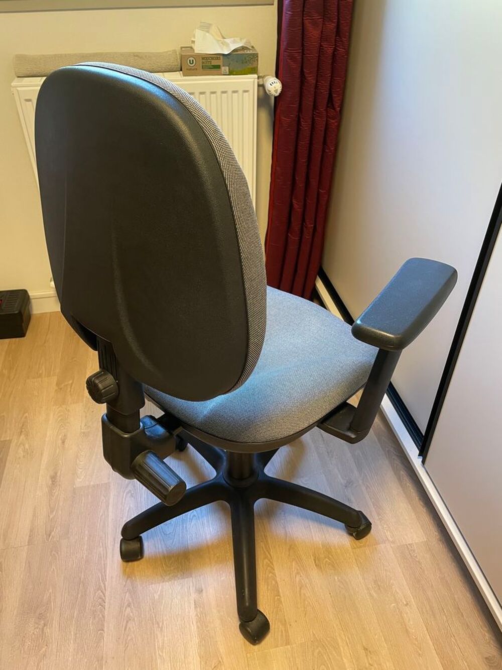 Chaise fauteuil avec accoudoirs pour bureaux ou autre Meubles