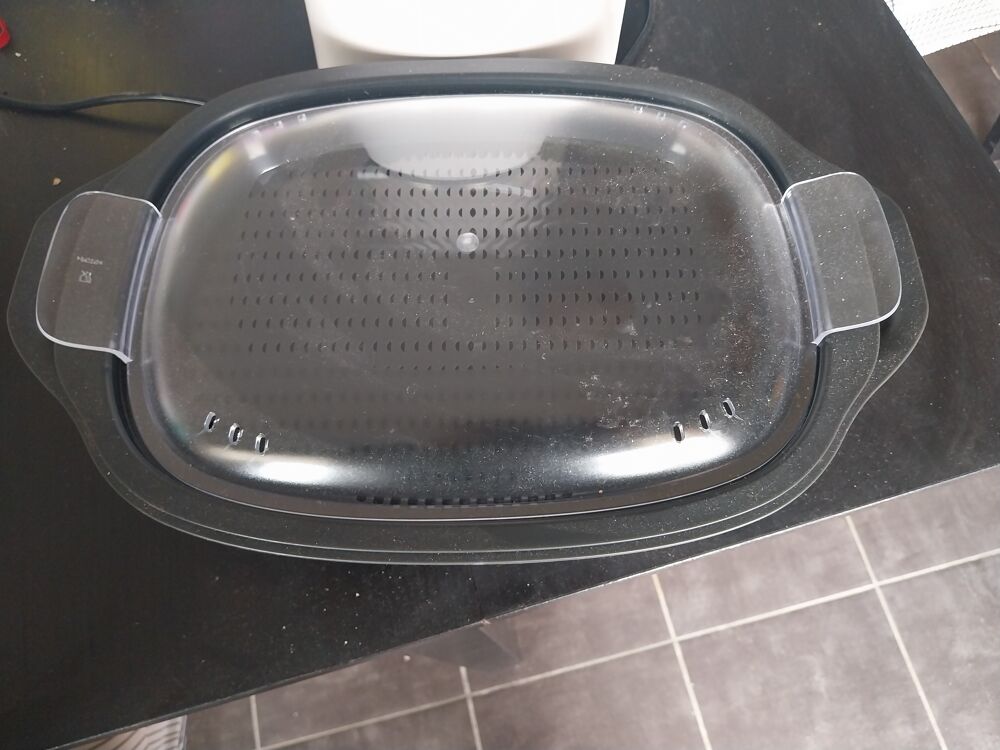 Robot cuisine utilis&eacute; seulement 4 fois. Tr&egrave;s bon &eacute;tat Electroménager