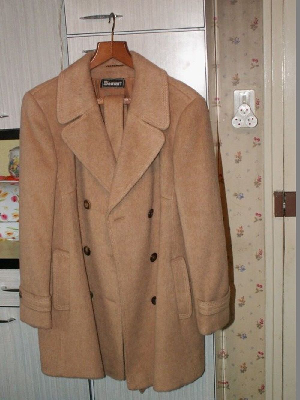 beau manteau DAMART tr&egrave;s chaud taille 52
Vtements